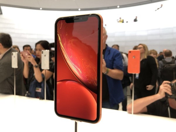 iPhone  XR  即将开始预售，你准备选哪个颜色？