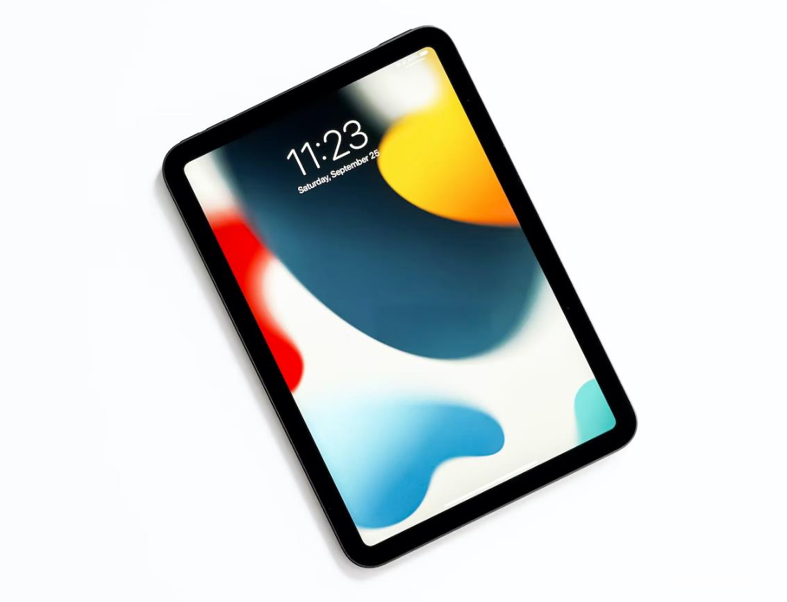 OLED iPad 将采用双层堆叠技术：显示屏更明亮、寿命更长