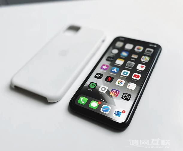 iPhone 11 玩游戏时会自动降低亮度是什么原因？