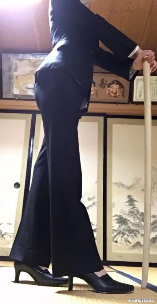 AI绘制日本女性社畜形象:穿OL制服的职场美女-第4张图片-9158手机教程网 AI绘制日本女性社畜形象:穿OL制服的职场美女-第4张图片-9158手机教程网