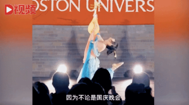 女留学生在大学晚会上跳敦煌舞，引发一片赞叹！-第4张图片-9158手机教程网