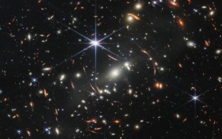 韦伯望远镜或发现宇宙最古老星系：距离地球约135亿光年
