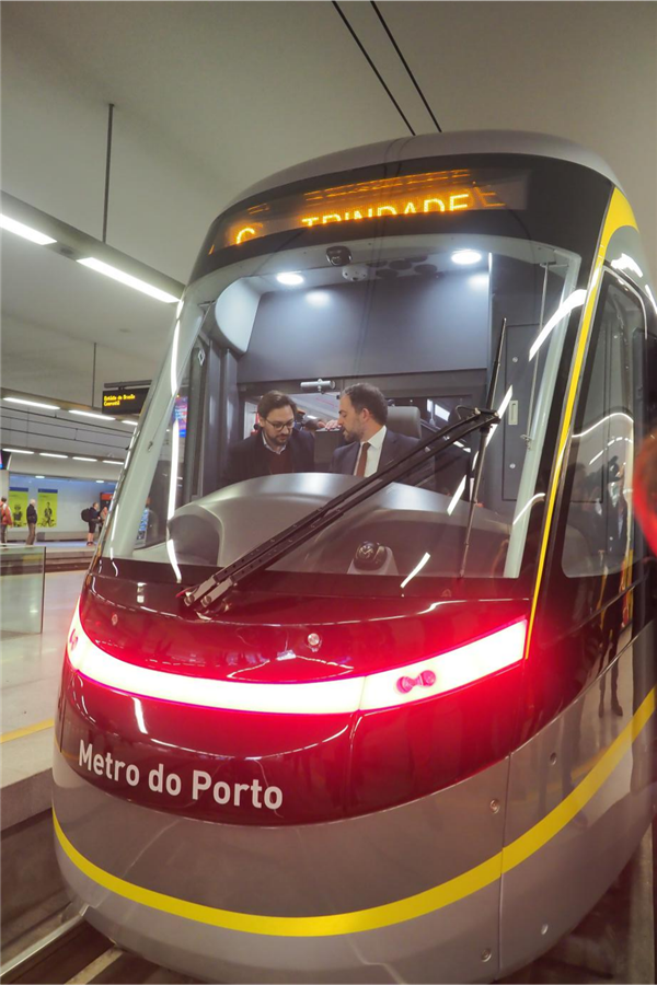 中企向葡萄牙交付首列地铁列车：中国第一次打入欧盟-第6张图片-9158手机教程网